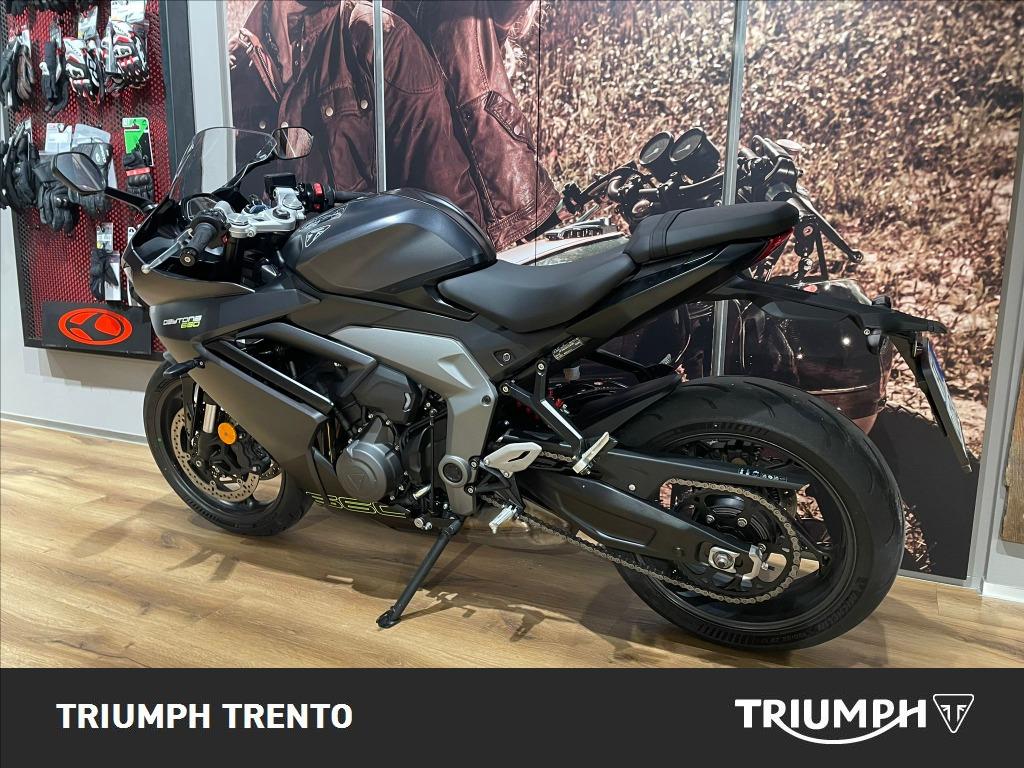 TRIUMPH Daytona 660 Abs